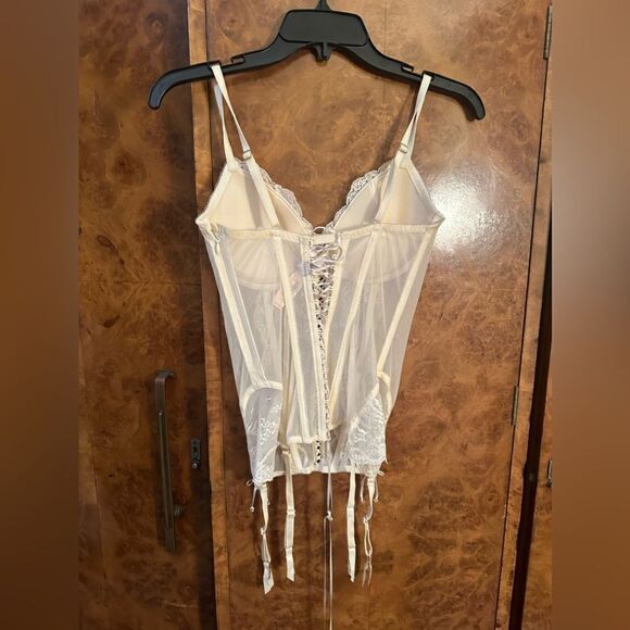 Victoria’s Secret ivory lace up corset bustier with crystal details NWT - Picture 6 of 9